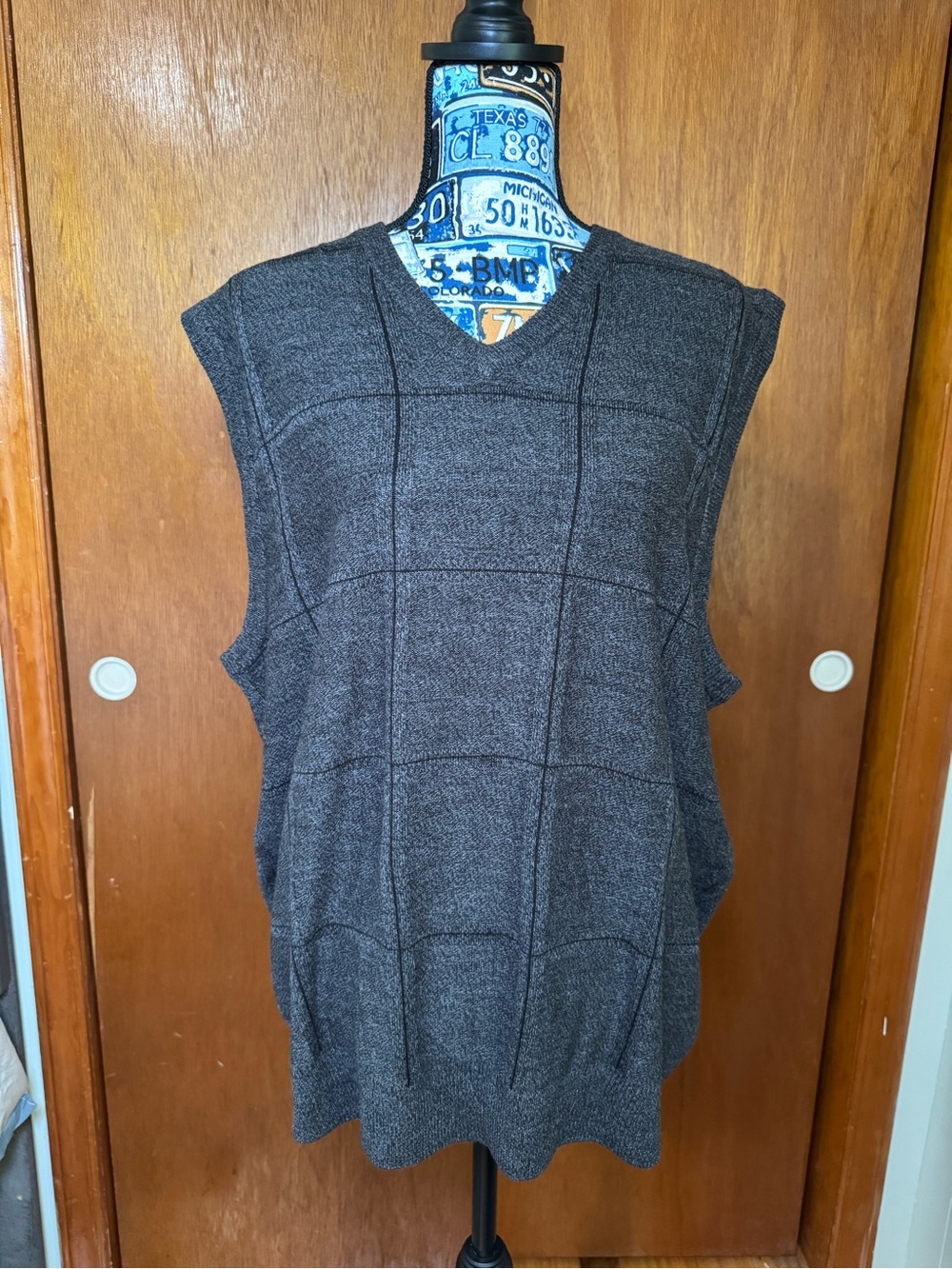 Geoffrey Beene Men's XL Grey Knit V-Neck Sweater Vest